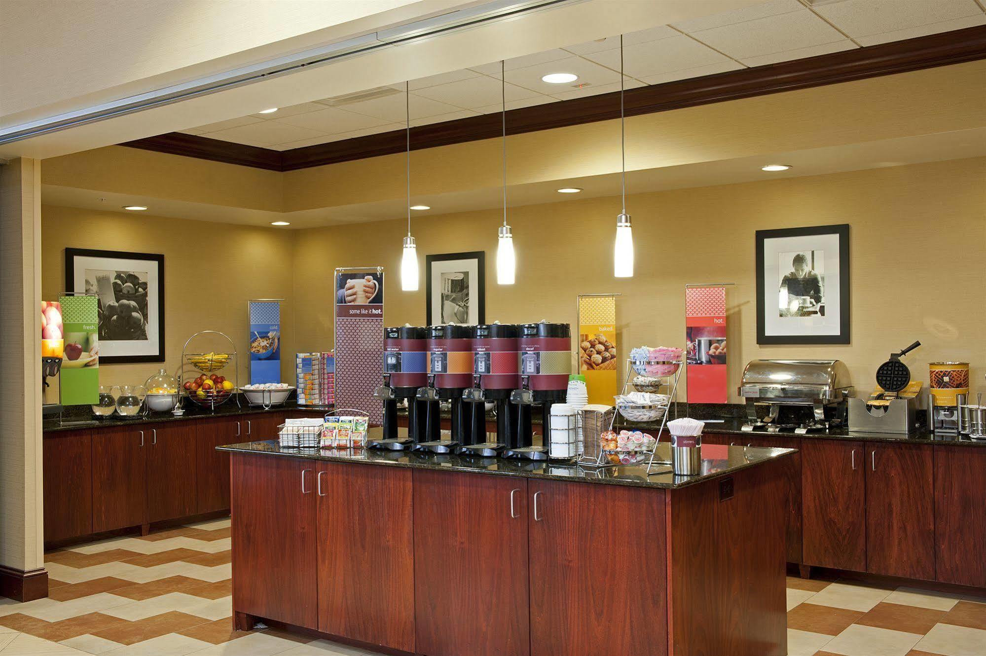 Hampton Inn Indianapolis Northwest - Park 100 Екстериор снимка